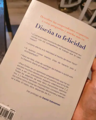 Libro 'Diseña tu felicidad' de Paul Dolan - miniatura 4