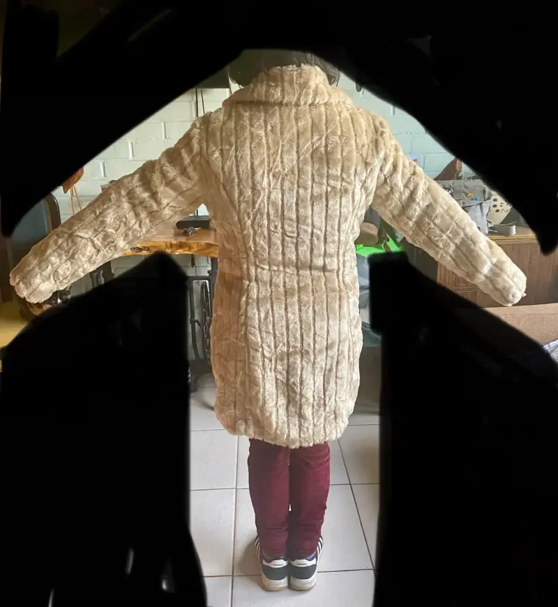 Abrigo de piel sintética beige elegante - 5