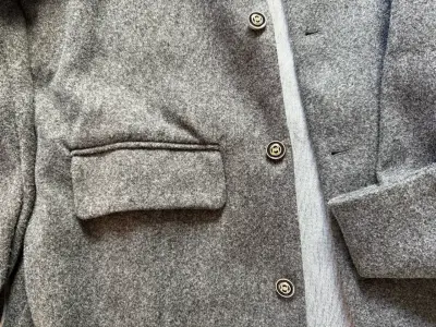 Abrigo gris de lana para mujer - miniatura 2