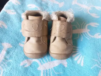Botines de bebé con forro de lana - miniatura 1