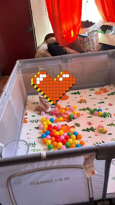 Corral de juegos para bebé con pelotas - miniatura 1