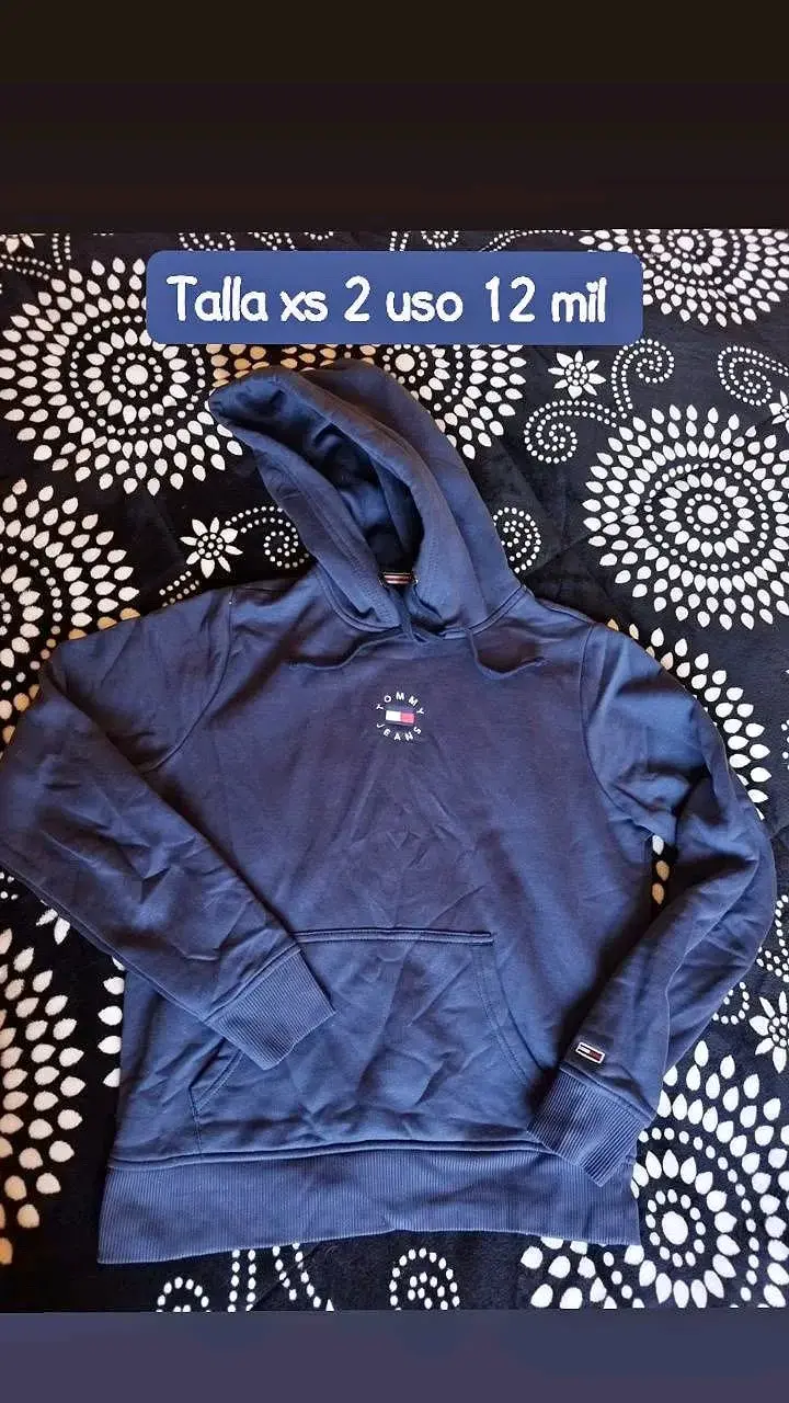 Polerón Tommy Jeans azul con capucha