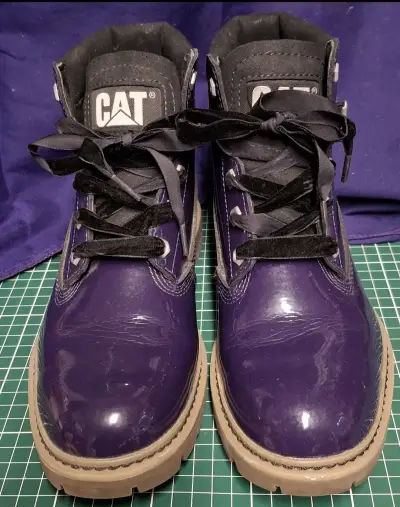 Botas CAT moradas de cuero para mujer - miniatura 1