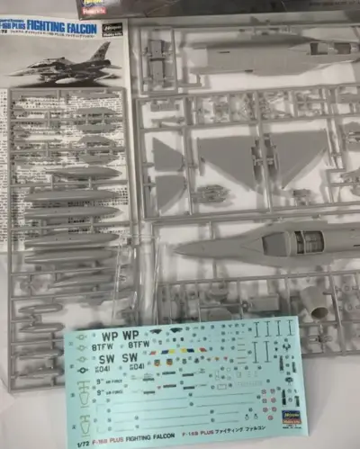 Maqueta F-16B Plus Fighting Falcon 1:72 - miniatura 2