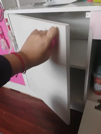 Cocina de juguete infantil rosa y blanca - miniatura 6