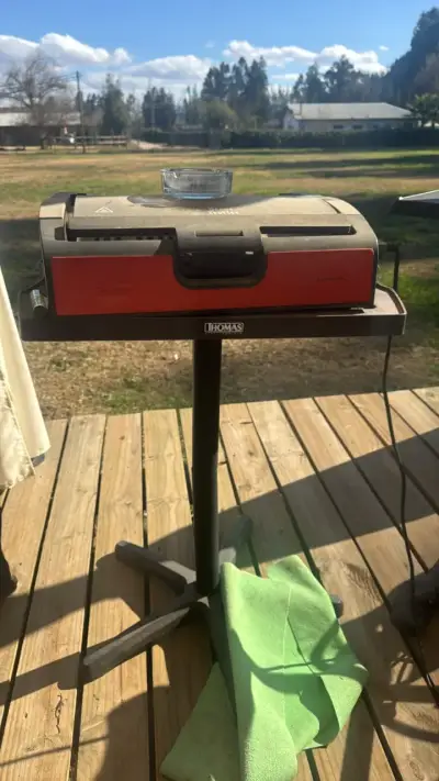 Parrilla eléctrica Thomas roja con soporte - miniatura 1