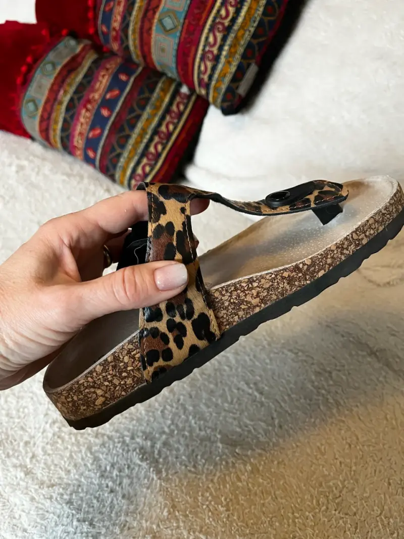 Sandalia Sybilla con estampado animal print - 4
