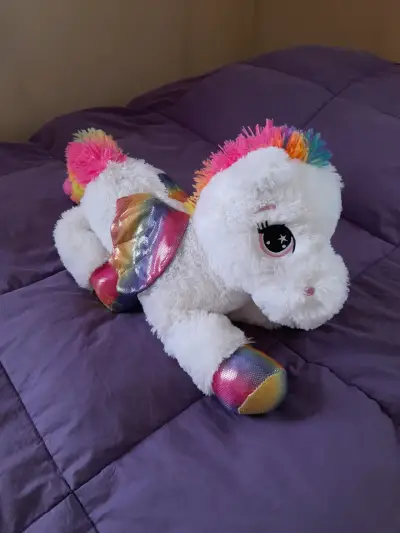 Peluche unicornio arcoíris suave y colorido - miniatura 1