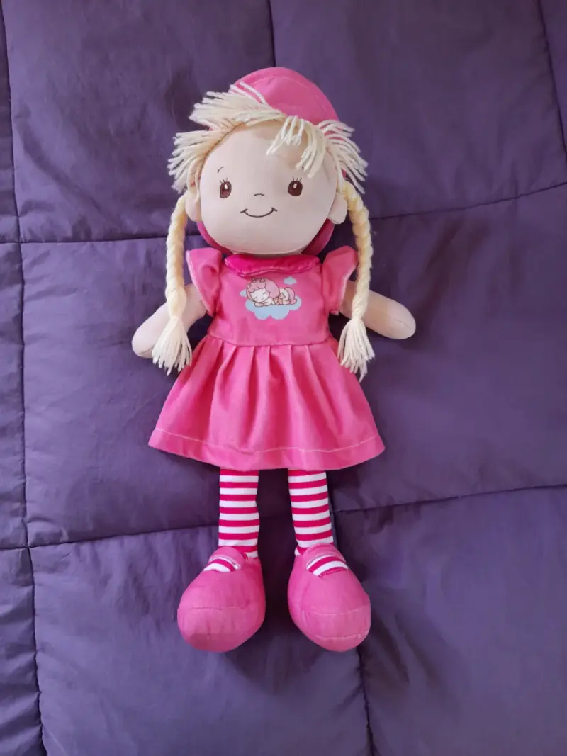 Muñeca de trapo con vestido rosa - 1