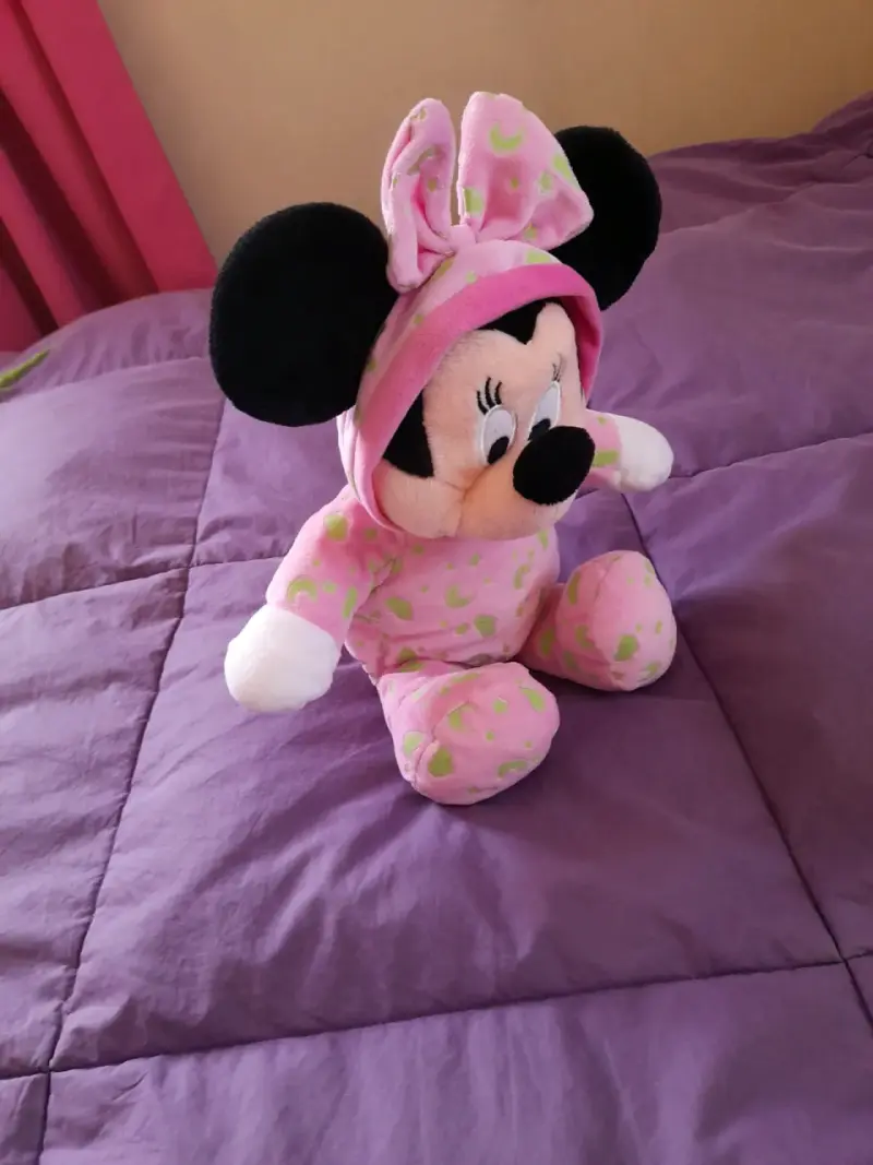 Peluche Minnie Mouse en pijama rosa - 2