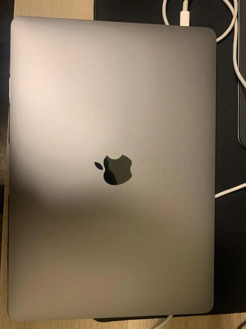 MacBook Pro 13-inch 2019, Intel Core i5 - 2