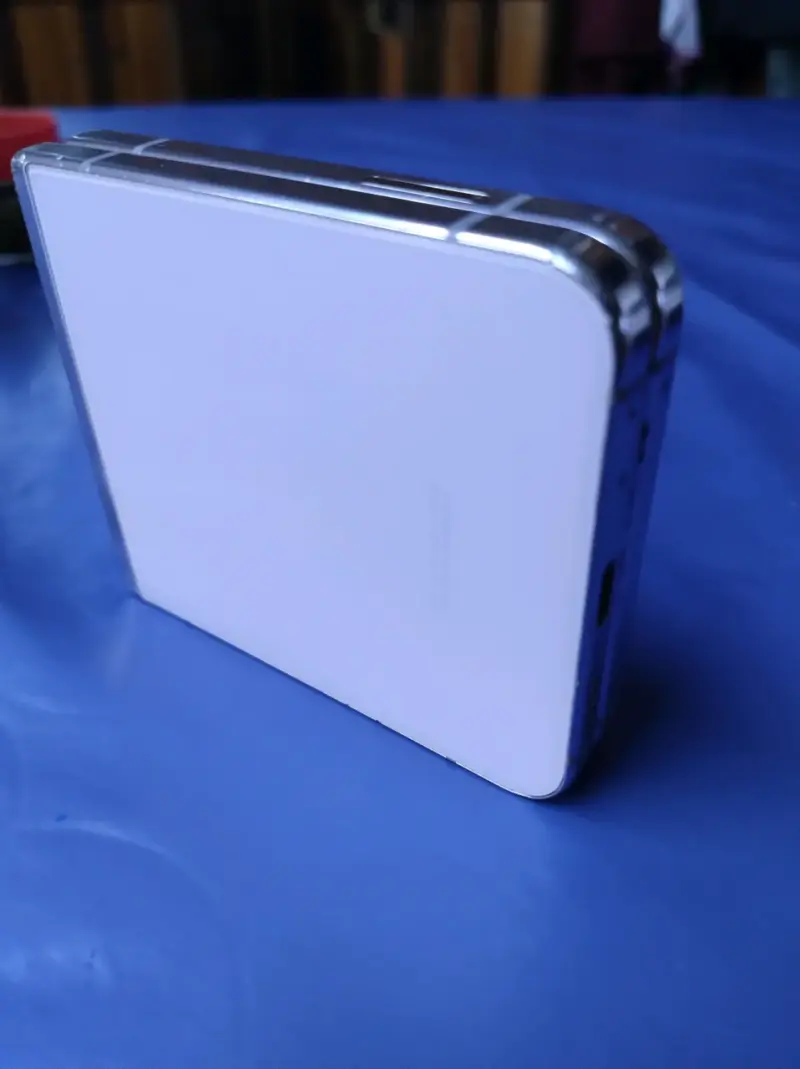 Smartphone plegable con doble cámara - 2