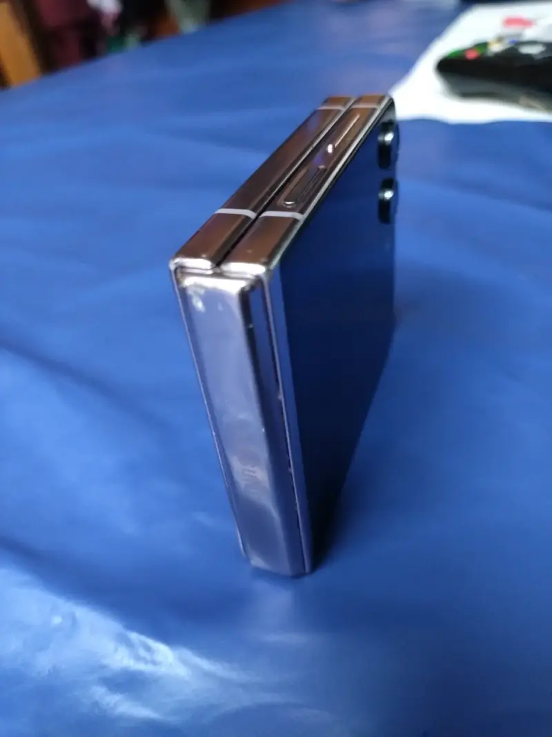 Smartphone plegable con doble cámara - 4