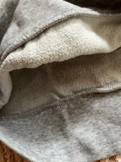 Polerón gris Adidas con franjas negras - miniatura 4