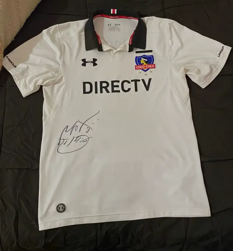 Camiseta firmada Colo-Colo Under Armour