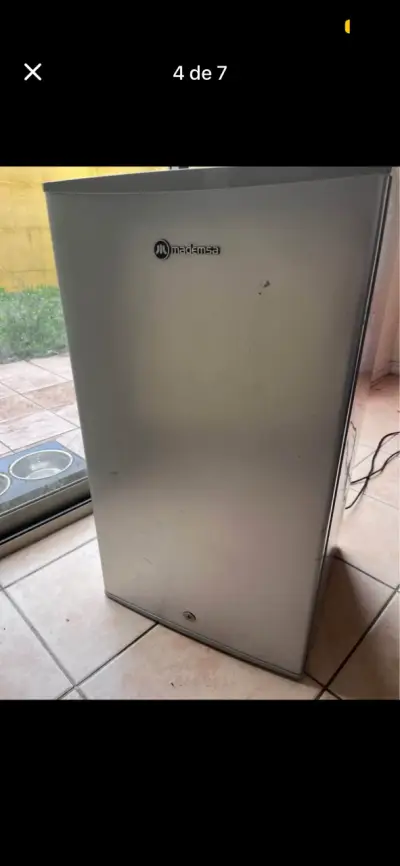Refrigobar de 100 Lt - miniatura 4