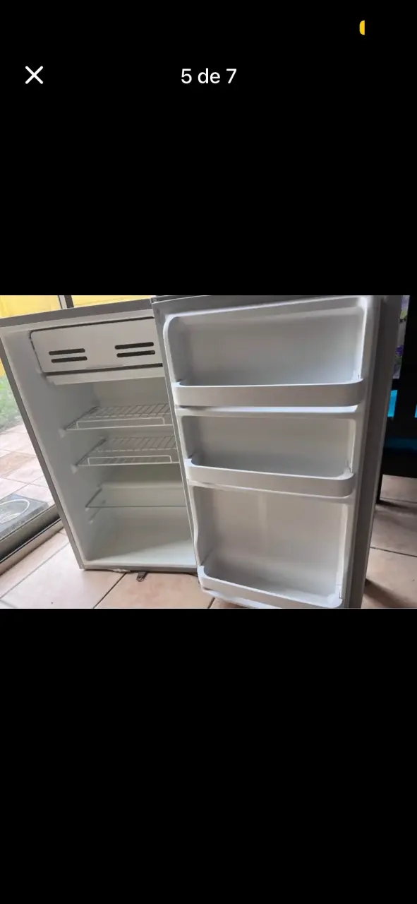 Refrigobar de 100 Lt - 5