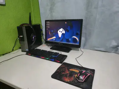 Set de PC con monitor y accesorios - miniatura 2