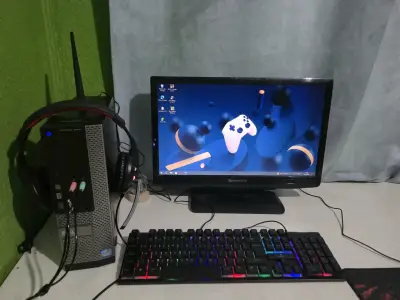 Set de PC con monitor y accesorios - miniatura 3