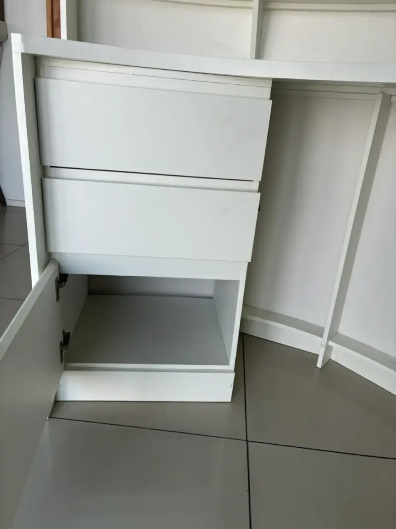Mostrador de recepción curvo blanco - 3