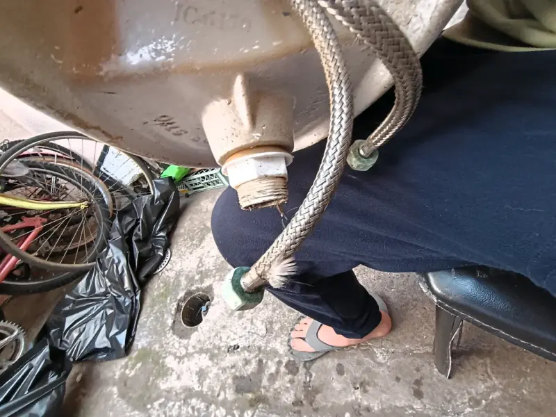 Lavamanos de cerámica con pedestal marca fanaloza - 3