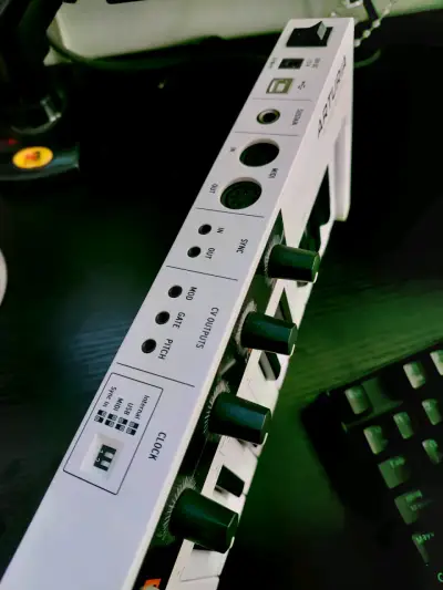 Controlador MIDI Arturia KeyStep37 - miniatura 6