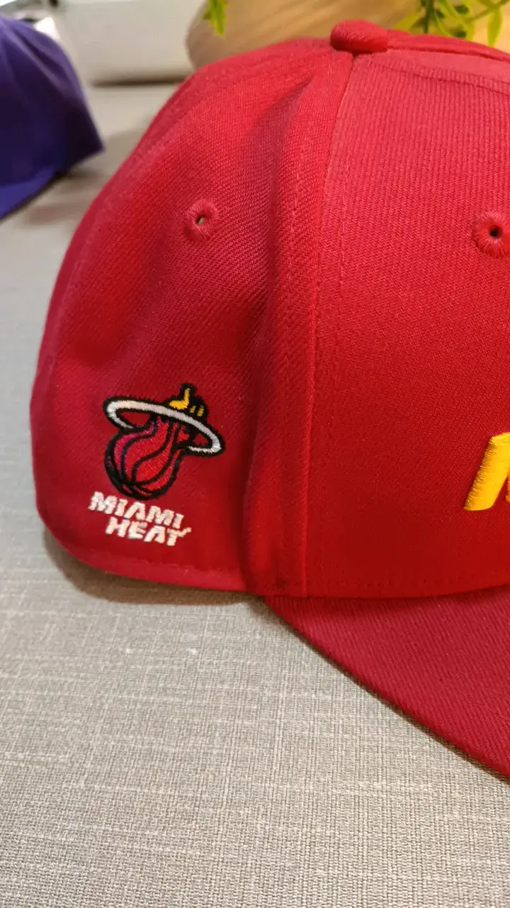 Gorra roja NBA Miami Authentic - 3