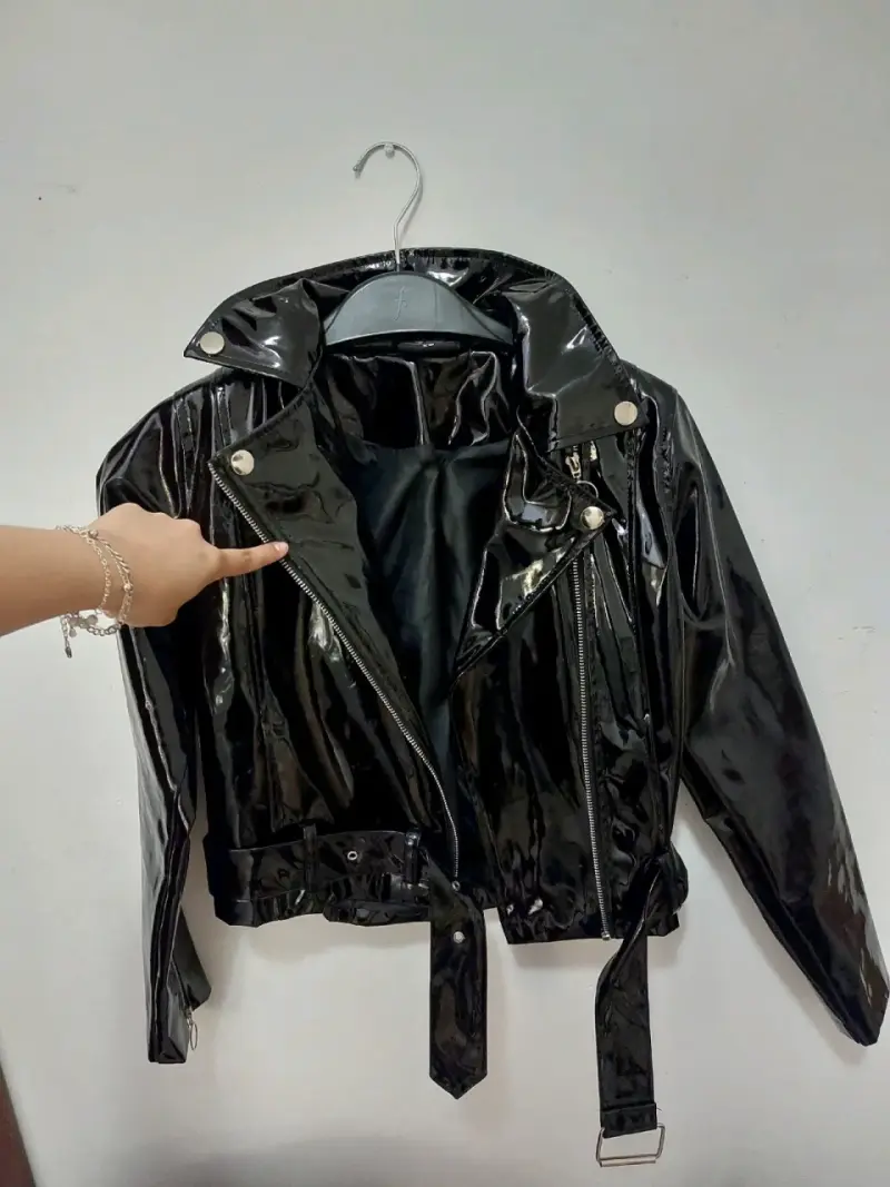 Chaqueta Charol negro