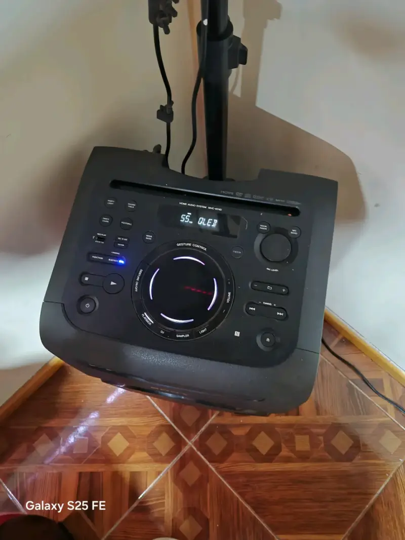 Parlante con luces LED y control de sonido SONY - 4