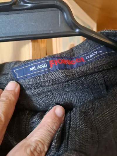 Shorts de vestir gris con cinturón - miniatura 4