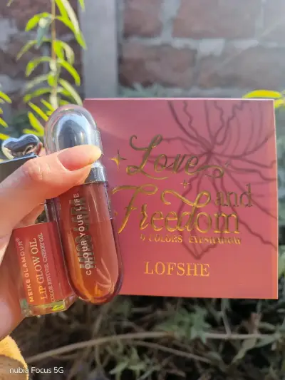 Promoción Paleta de sombras + labiales Dior - miniatura 1