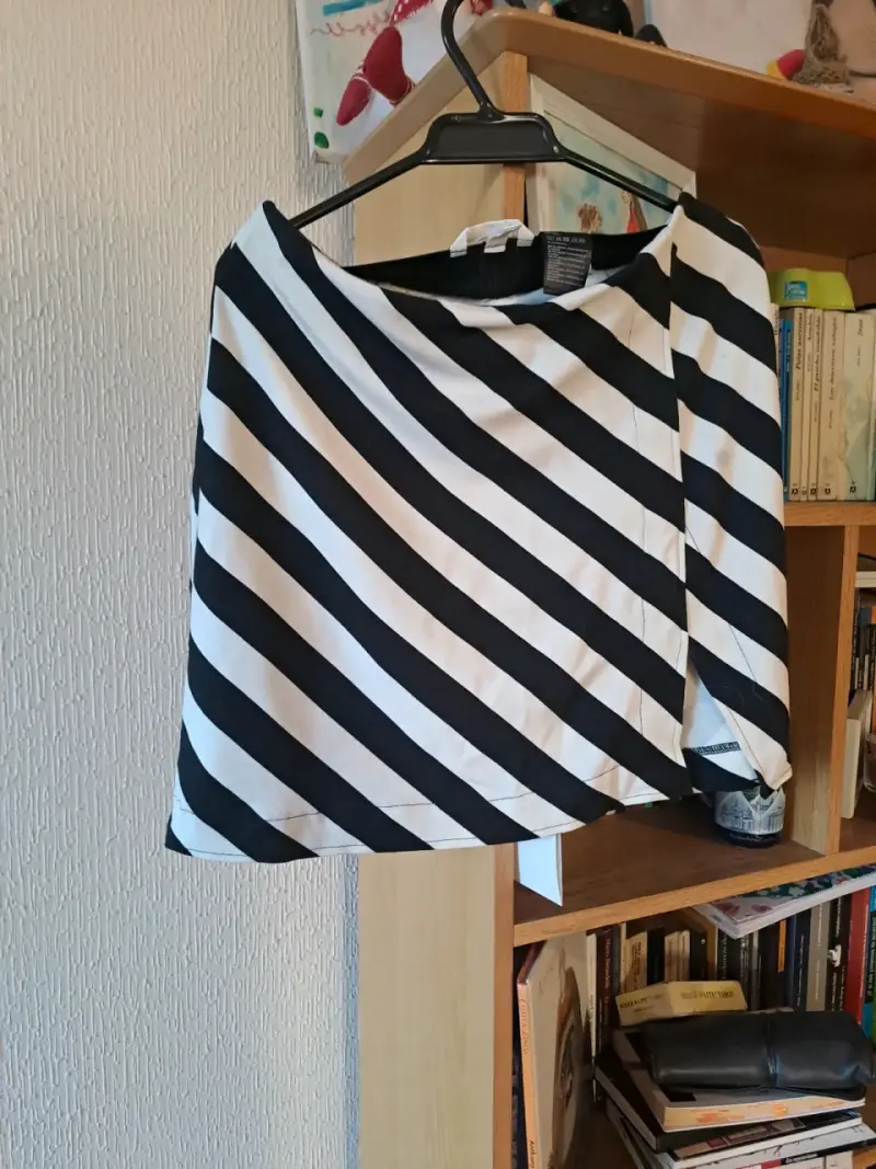 Falda a rayas blanco y negro Zara - 1