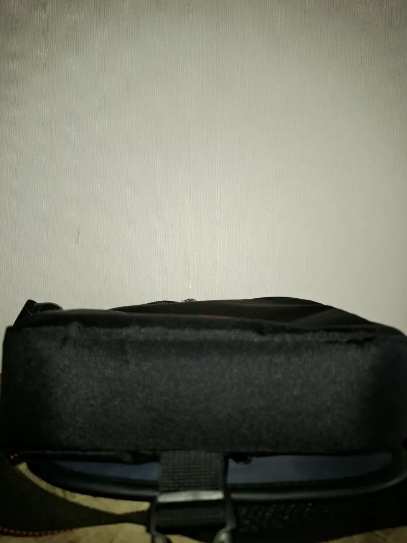 Bolso pequeño Marca HEAD original,negro - 3