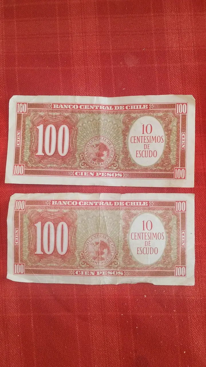 Billetes antiguos de 100 Pesos Chilenos - 1