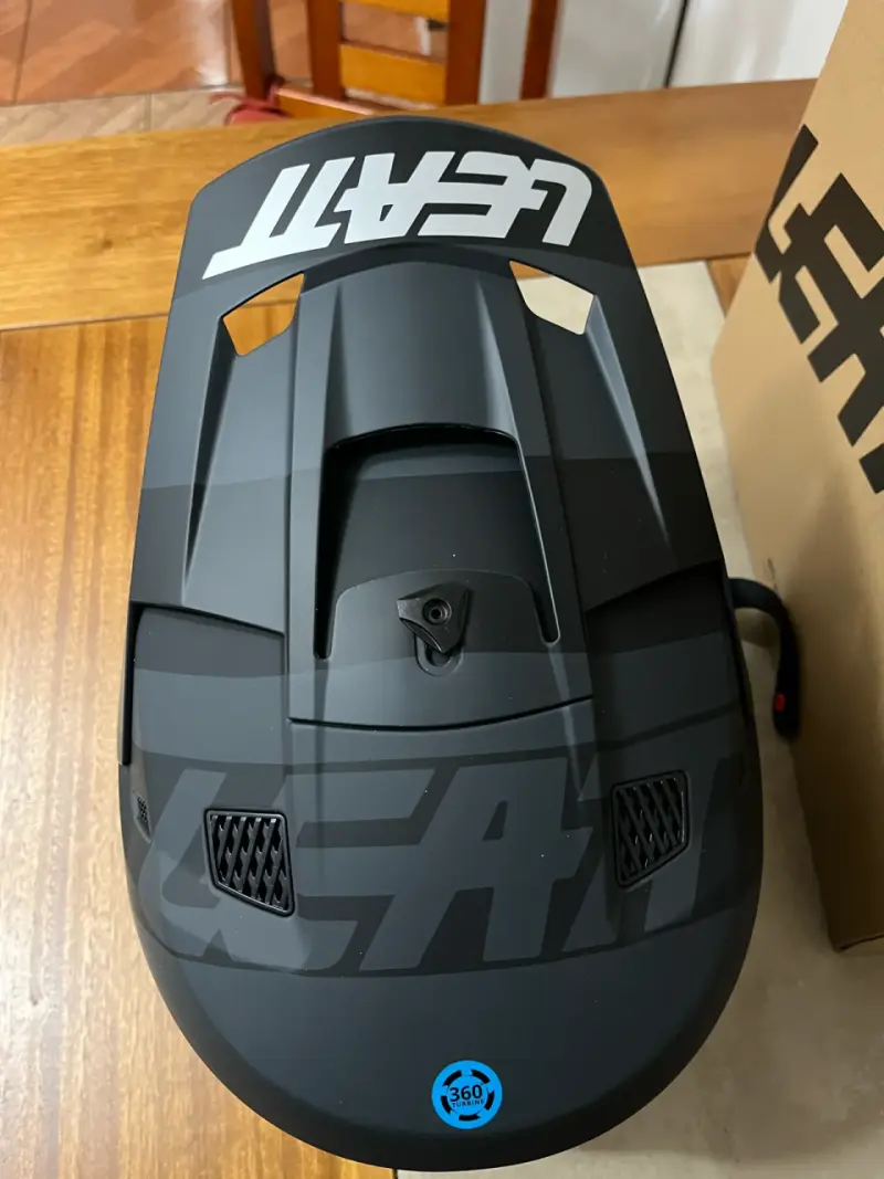 Casco de moto Leatt con gafas nuevo - 3