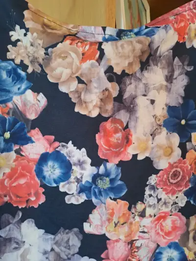 Vestido floral con peplum y mangas tres cuartos - miniatura 3