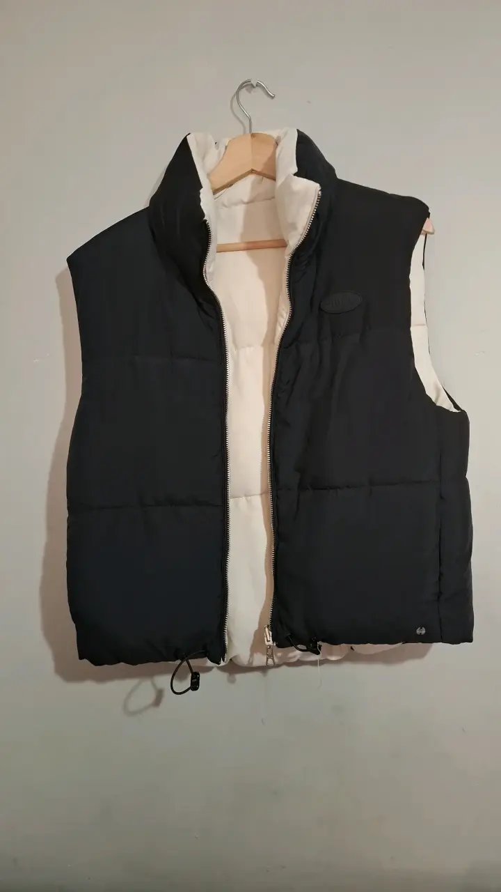 Chaleco acolchado reversible negro y blanco - 1