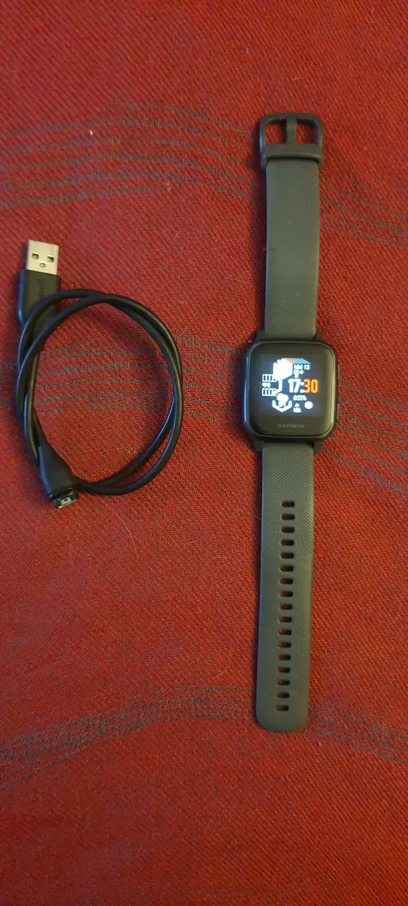 Reloj inteligente Garmin con cargador - 1