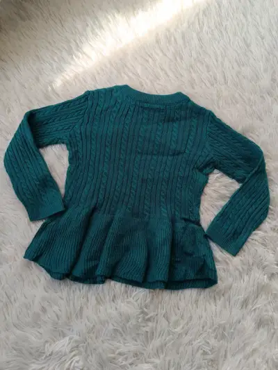 Suéter verde para niña con botones decorativos - miniatura 4