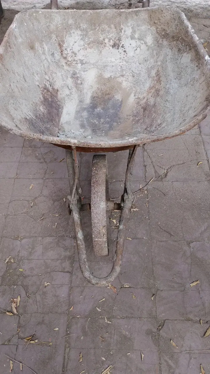 Carretilla de construcción usada - 2