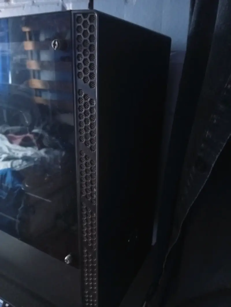 Gabinete de PC con ventilación eficiente - 2