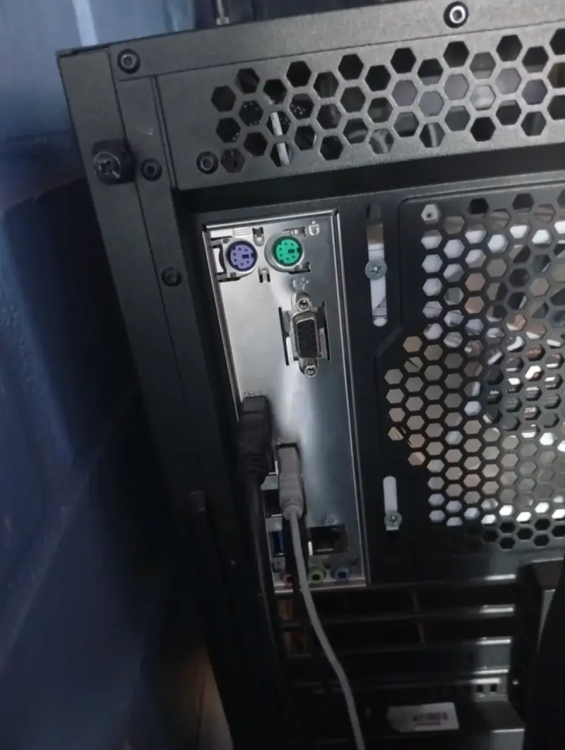 Gabinete de PC con ventilación eficiente - 4