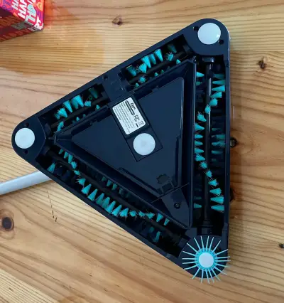 Escoba eléctrica recargable azul. - miniatura 3