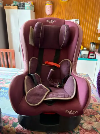 Silla de auto para bebé color burdeos - miniatura 6