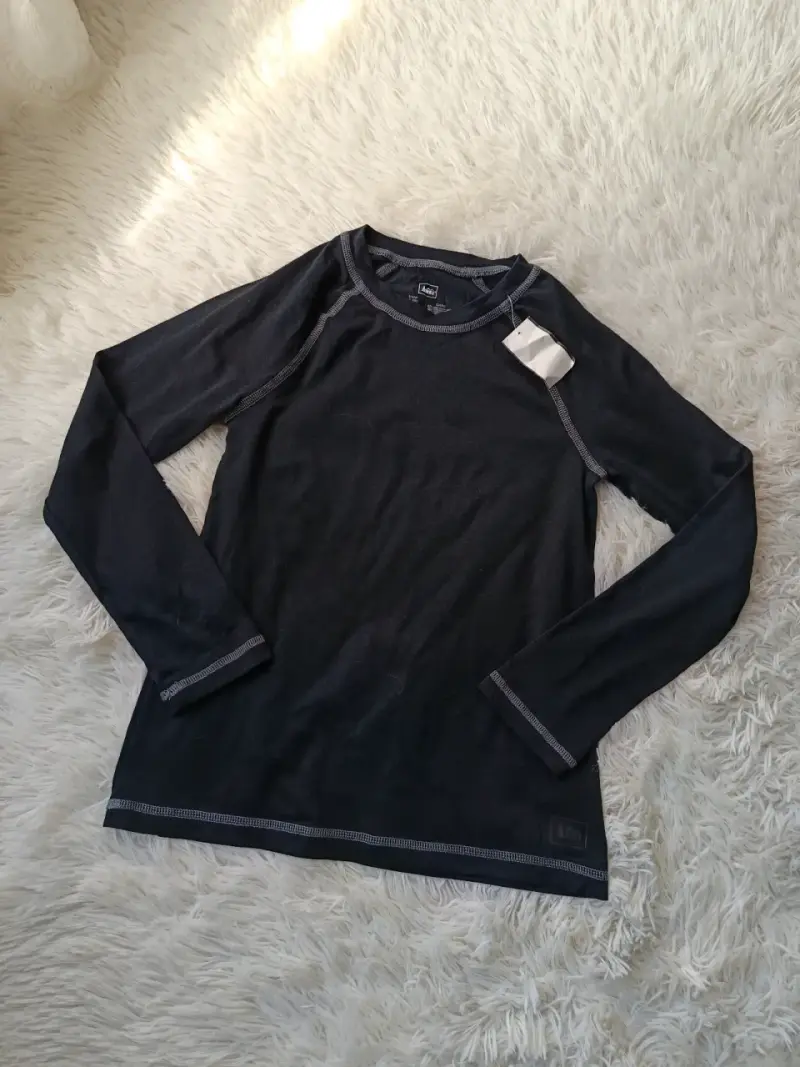 Polera térmica negra de manga larga - 1