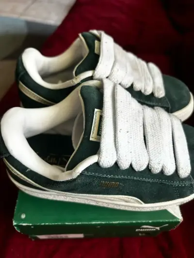 Zapatillas deportivas Puma verde y blanco - miniatura 1
