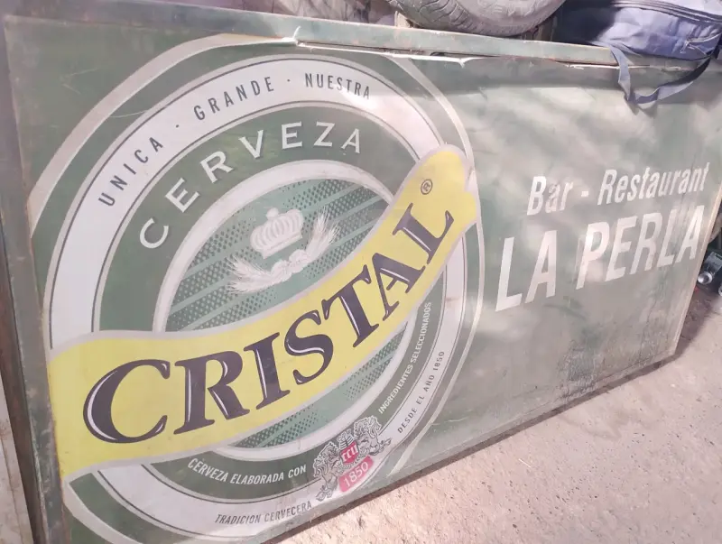 Letrero vintage de cerveza Cristal