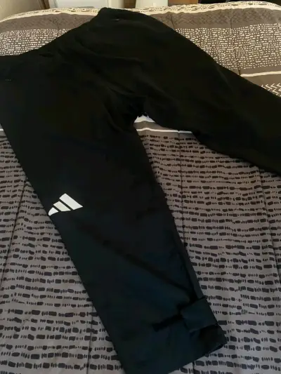 Pantalones deportivos negros adidas - miniatura 2