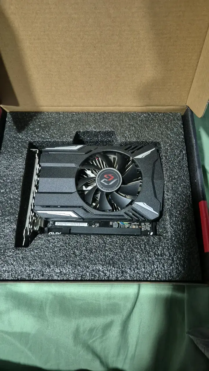 Tarjeta gráfica ASRock Radeon RX 550 2GB - 2