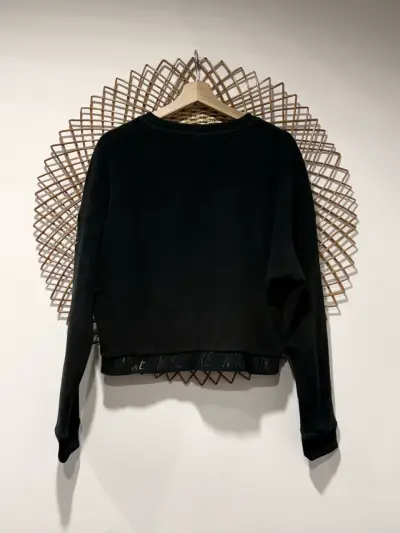 Polerón Nike negro Dri-FIT para mujer - miniatura 2